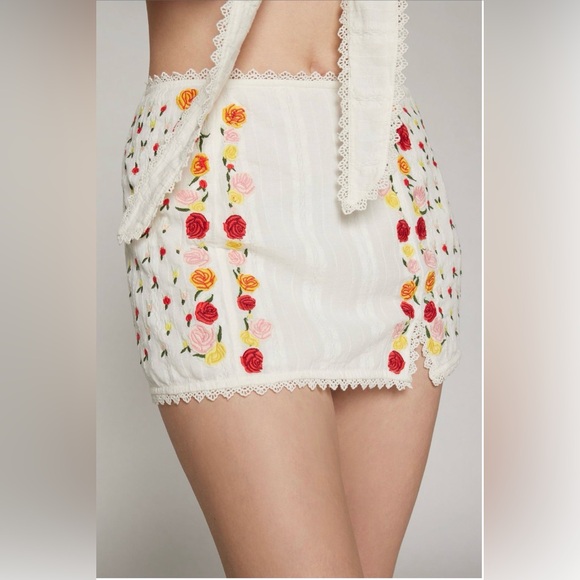 Kimchi Blue Eddie Floral Embroidered Top & Skirt Set - Picture 3 of 14